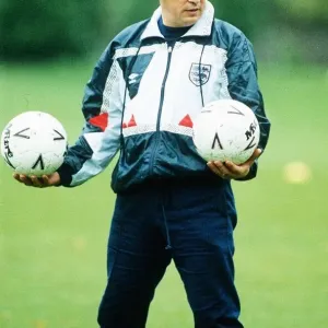 England Manager Graham Taylor at an England FC photocall. 1st October 1990 England Manager Graham Taylor at an England FC photocall. 1st October 1990