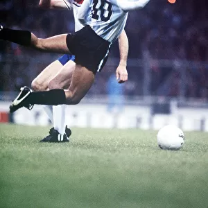 England v Argentina May 1980 Diego Maradona Dave Watson CL13 649