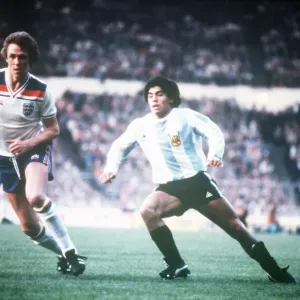 England v Argentina May 1980 Phil Neal Diego Maradona CL13 649 England v Argentina May 1980 Phil Neal Diego Maradona CL13 649