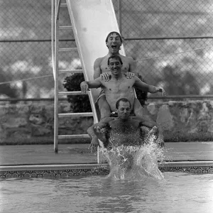 Englands Ray Wilkins, Terry Butcher and Kenny Samson enjoy some time off
