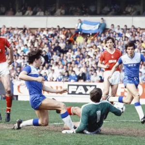 English League Division One match at the City Ground. Nottingham Forest 0 v Everton English League Division One match at the City Ground. Nottingham Forest 0 v Everton