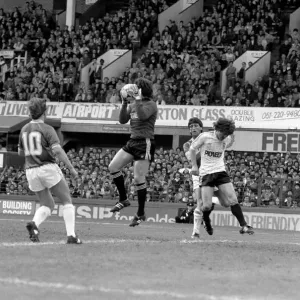 English League Division One match. Everton 1 v Ipswich Town 1. May 1983 MF11-28-035 English League Division One match. Everton 1 v Ipswich Town 1. May 1983 MF11-28-035