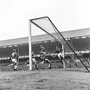 English League Division One match at Goodison Park. Everton 2 v Nottingham Forest 0