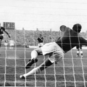 English League Division One match at Maine Road. Manchester City 2 v Liverpool 2 English League Division One match at Maine Road. Manchester City 2 v Liverpool 2
