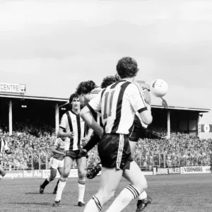 Partido de la Liga Divisional Uno inglesa. Notts County 3 contra Manchester United 2.