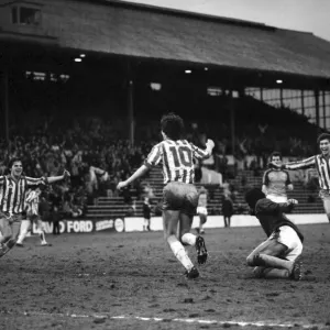 English League Division Two match. Sheffield Wednesday 3 v Luton Town 3
