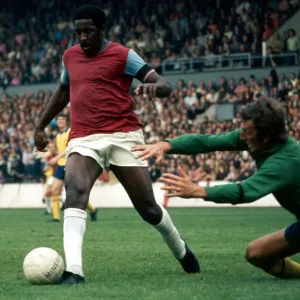 English League Division One match at Upton park West Ham United v manchester United English League Division One match at Upton park West Ham United v manchester United