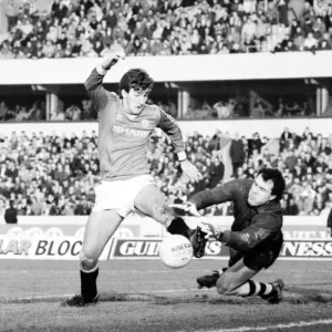 English League Division One match. Wolverhampton Wanderers 1 v Manchester United 1 English League Division One match. Wolverhampton Wanderers 1 v Manchester United 1