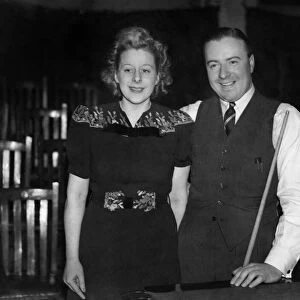 English snooker player Fred Davis before the match watched by his Fiancee Ellin Phiely