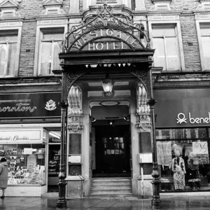 The Entrance of Westgate Hotel Print, Newport 1988 (00958) The Entrance of Westgate Hotel Print, Newport 1988 (00958)