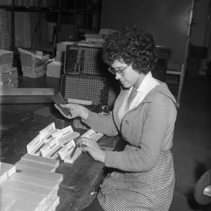 Esterbrook Pen Factory 21st November 1967 The finished Esterbrook Relief pens being Esterbrook Pen Factory 21st November 1967 The finished Esterbrook Relief pens being