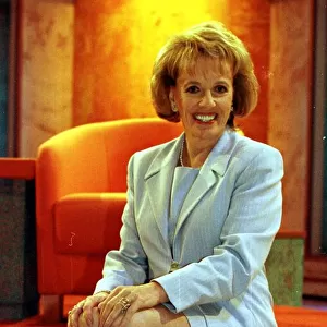 Esther Rantzen TV Presenter February 1999 A©mirrorpix