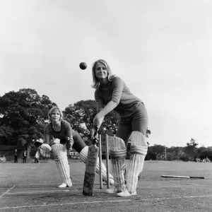 1972 Eston Ladies Cricket Print (00889) 1972 Eston Ladies Cricket Print (00889)