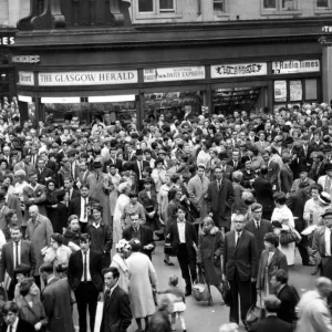 Glasgow Central Station Evening Rush Hour Print 1966