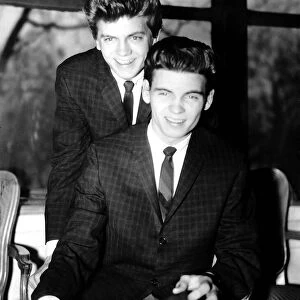 Everly Brothers singers