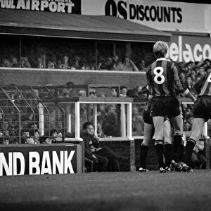 Everton 0 v Manchester City 1. Division 1 Football October 1981 MF04-11-058