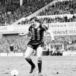 Everton 2 v. Manchester City 2. March 1981 Paul Power. MF01-40-084 F. A Cup Everton 2 v. Manchester City 2. March 1981 Paul Power. MF01-40-084 F. A Cup