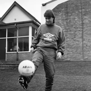 Everton football player Ian Snodin pictured during a training session at Bellefield Everton football player Ian Snodin pictured during a training session at Bellefield