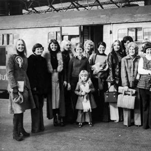 Everton footballers wives, girlfriends and children on the platform at Lime Street Staion
