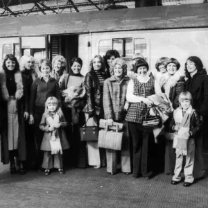 Everton footballers wives, girlfriends and children on the platform at Lime Street Staion Everton footballers wives, girlfriends and children on the platform at Lime Street Staion