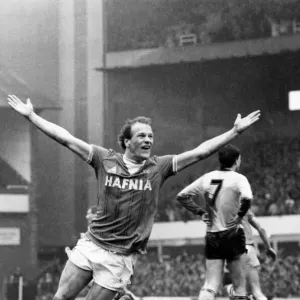 Everton v. Arsenal. March 1985 MF20-13-039 The final score was a two nil victory Everton v. Arsenal. March 1985 MF20-13-039 The final score was a two nil victory