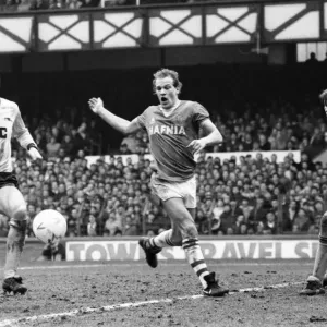Everton v. Arsenal. March 1985 MF20-13-047 The final score was a two nil victory Everton v. Arsenal. March 1985 MF20-13-047 The final score was a two nil victory