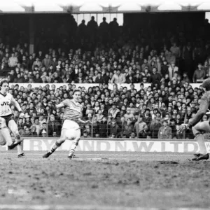 Everton v. Arsenal. March 1985 MF20-13-049 The final score was a two nil victory Everton v. Arsenal. March 1985 MF20-13-049 The final score was a two nil victory