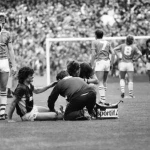 Everton v. Aston Villa Print - October 1984 Football Division One Match Everton v. Aston Villa Print - October 1984 Football Division One Match