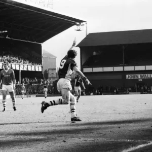 Everton v. Aston Villa. October 1984 MF18-01-018 The final score was a two one Everton v. Aston Villa. October 1984 MF18-01-018 The final score was a two one