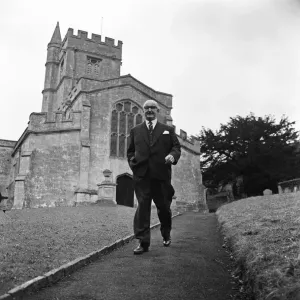 Ex Superintendent George Smith, Special Branch background pictures for Sunday Pictorial