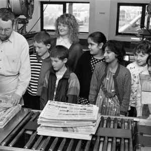 Examiner countdown - pupils of Moldgreen Junior School, with teacher Miss Susan Ingham Examiner countdown - pupils of Moldgreen Junior School, with teacher Miss Susan Ingham