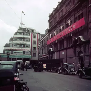 Exterior view of Gerladine House, headquarters of the Daily Mirror Newspaper in Fetter Exterior view of Gerladine House, headquarters of the Daily Mirror Newspaper in Fetter