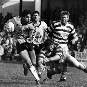 Eyres Richards scores a try for Widnes during their rugby league match. April 1988