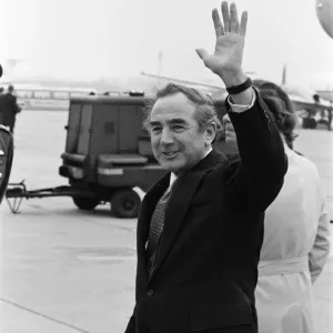 Print of Governor Rex Hunt returning to Britain