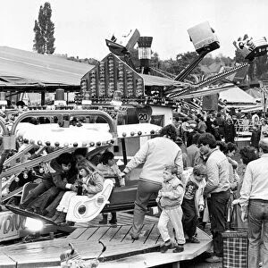 Families enjoying themselves at the Crock Fair on Hearsall Common. 29th May 1984