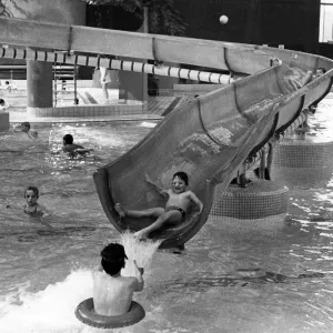 Temple Park Leisure Centre Water Slide Print, 3rd January 1989