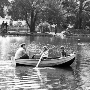 Albert Park Boat Ride Print, Circa June 1982
