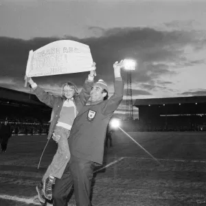 Print of a fan embracing Sunderland manager Bob Stokoe at Roker Park Print of a fan embracing Sunderland manager Bob Stokoe at Roker Park