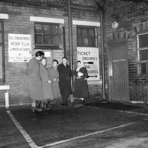 Fans queue at Old Trafford for tickets to see Manchester United verses Sheffield