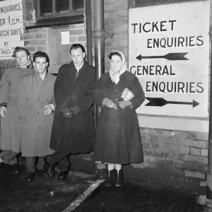 Fans queue at Old Trafford for tickets to see Manchester United verses Sheffield
