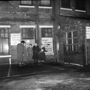 Fans queue at Old Trafford for tickets to see Manchester United verses Sheffield