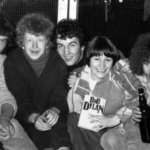 Bob Dylan Fans Queue for Tickets, Glasgow, 1978 Print Bob Dylan Fans Queue for Tickets, Glasgow, 1978 Print