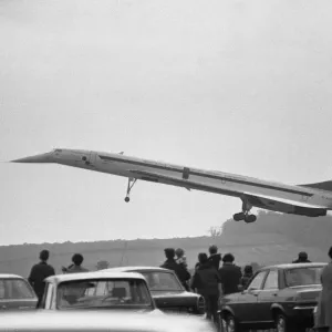 On a fine August day in 1977, Concorde 101 touches down at her final home at Duxford On a fine August day in 1977, Concorde 101 touches down at her final home at Duxford