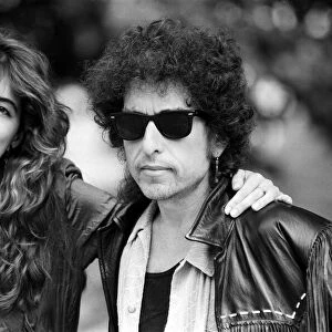 Fiona Flanagan and Bob Dylan attend a photocall for their film "Hearts of Fire"