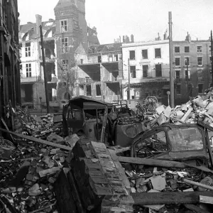 Fire appliances trapped and burnt on night of H. E. Fire blitz December 1940