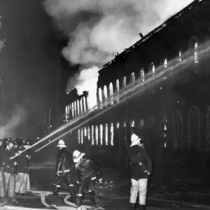 Incendio en las obras de ingeniería, Earnside Street, Shettleston, Glasgow, octubre 1973.