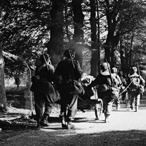 First action pictures of the British airborne forces in Holland