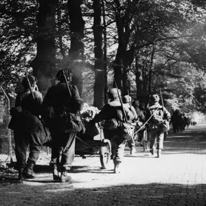 First action pictures of the British airborne forces in Holland First action pictures of the British airborne forces in Holland