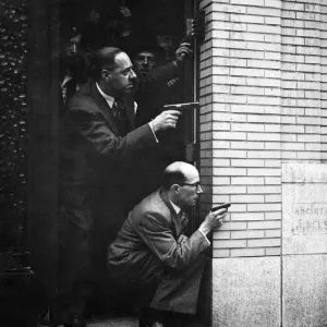 First pictures of British entering into Brussels. Resistance fighters in Brussels seeking