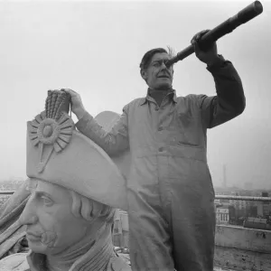 For the first time in over a hundred years Nelsons statue has a clean face For the first time in over a hundred years Nelsons statue has a clean face